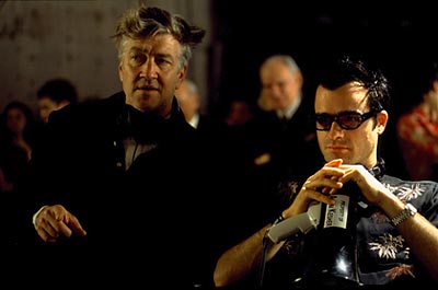 Justin Theroux with David Lynch on set