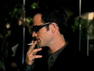 Justin Theroux smoking